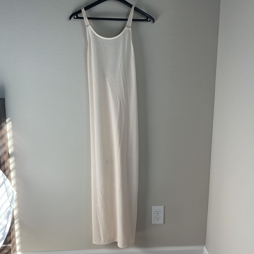 🌾 Fine knit crossed low back dress by Mango